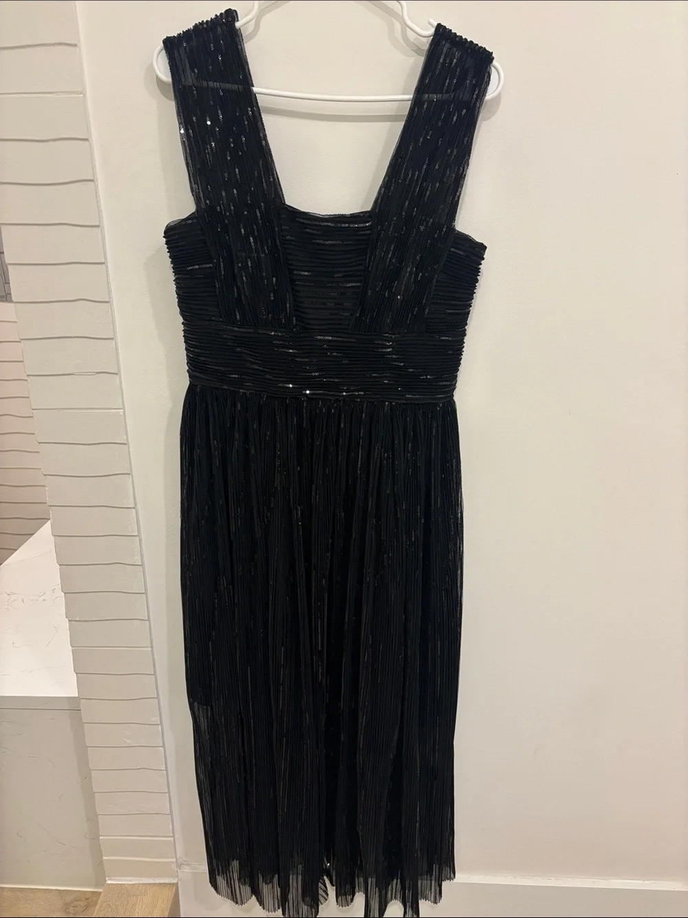 Halston Heritage Black Sequin Pleated Wedding Guest Dress - Picture 2 of 12